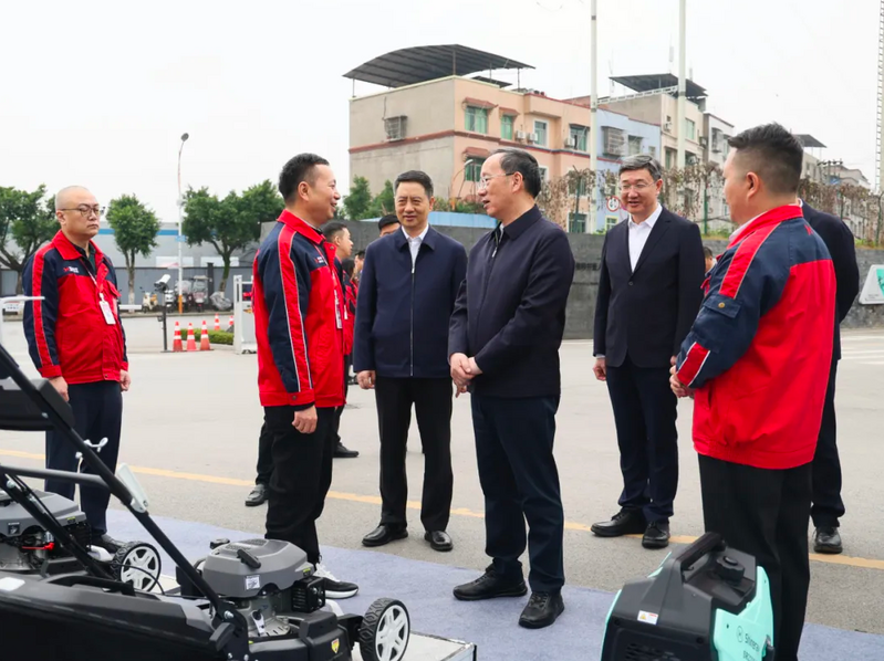 49596af7d25443eabebff2ee32ca79b7